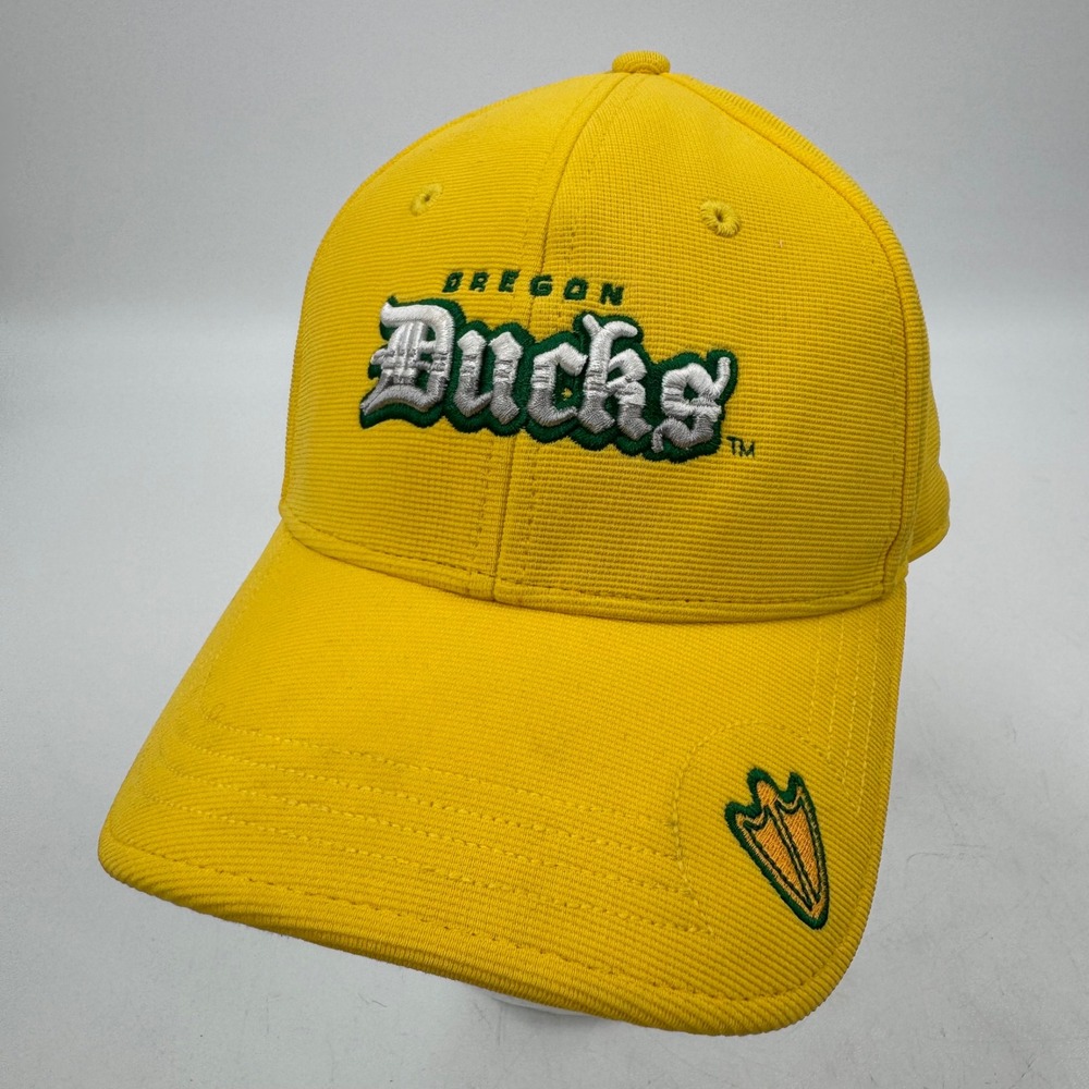 Vintage Oregon Ducks NCAA Yellow Green Embroidered Baseball Cap Hat Adjustable‎